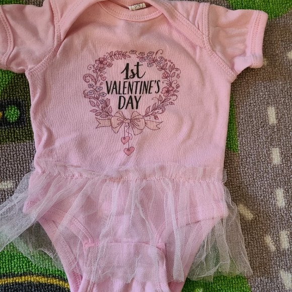 Newborn Valentine Outfit Bundle - Picture 8 of 14